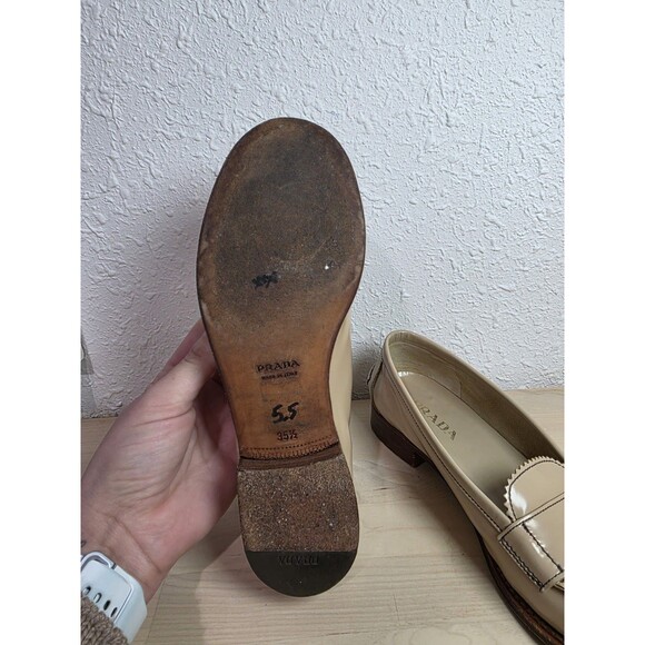 Ladies PRADA Leather Beige Colored Loafers Sz 35.5 US 5- Italy - Picture 8 of 13